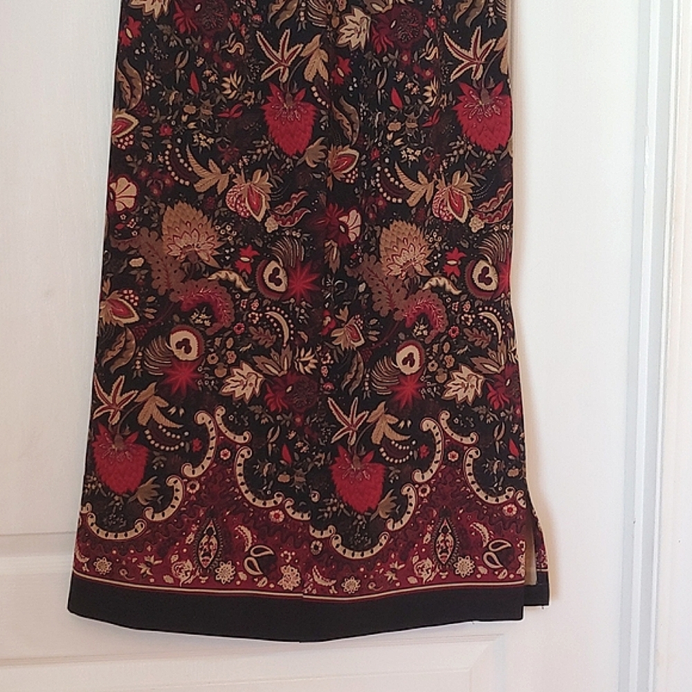 Briggs  Black Floral Paisley Straight Skirt. Size 12 petite.